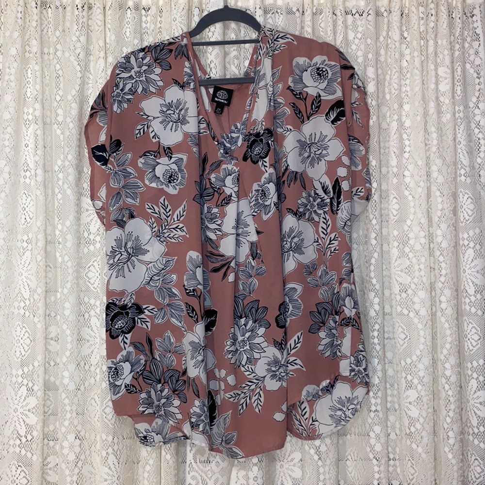 Bobeau Cap Sleeve V-Neck Blouse
